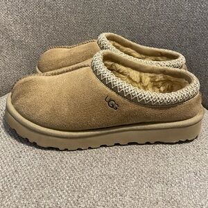 UGG-  Tazz slip on